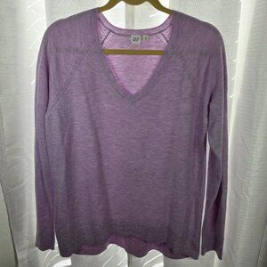 Gap Women's Light Purple Long-sleeved V-neck Sweater Size Medium